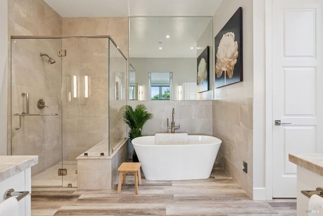 4990 Lakepointe Cir, Santa Rosa, CA 95403