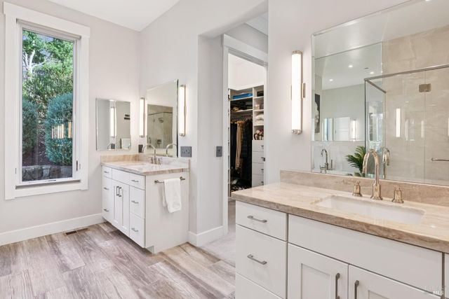 4990 Lakepointe Cir, Santa Rosa, CA 95403