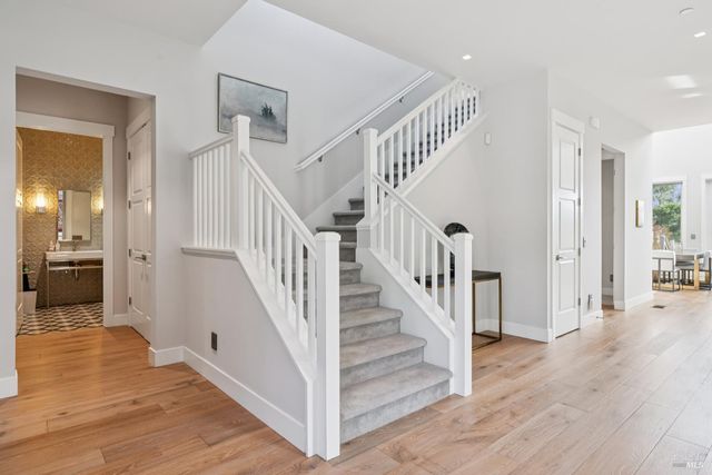 4990 Lakepointe Cir, Santa Rosa, CA 95403