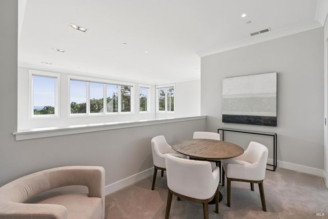 4990 Lakepointe Cir, Santa Rosa, CA 95403