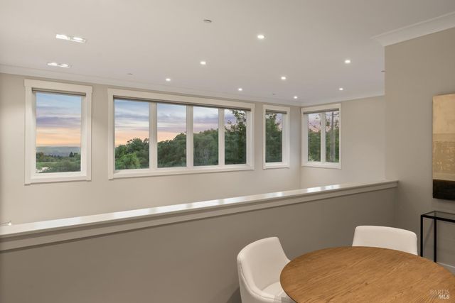 4990 Lakepointe Cir, Santa Rosa, CA 95403