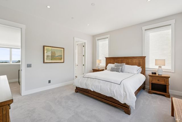 4990 Lakepointe Cir, Santa Rosa, CA 95403