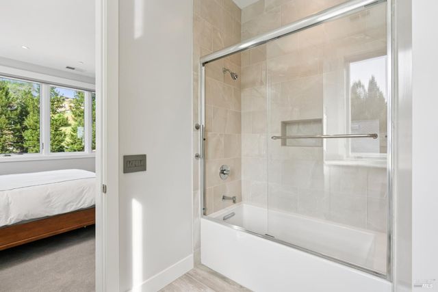 4990 Lakepointe Cir, Santa Rosa, CA 95403