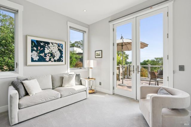 4990 Lakepointe Cir, Santa Rosa, CA 95403