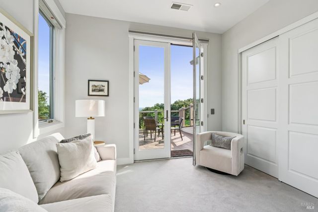 4990 Lakepointe Cir, Santa Rosa, CA 95403