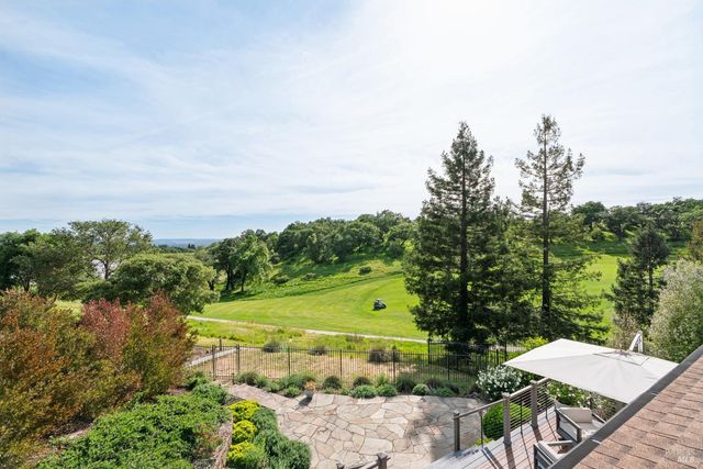 4990 Lakepointe Cir, Santa Rosa, CA 95403