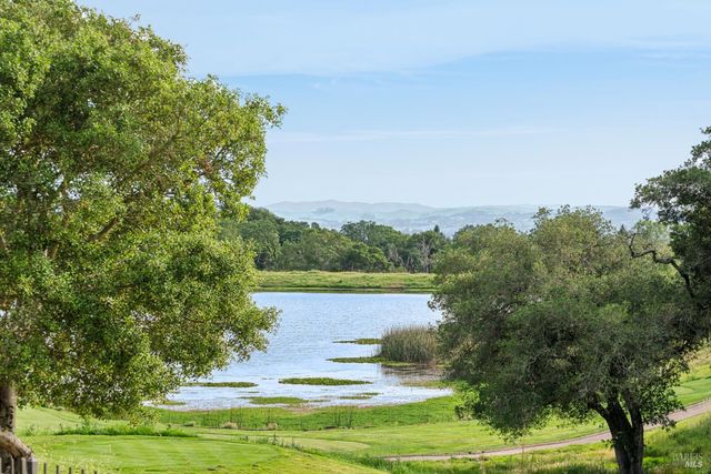 4990 Lakepointe Cir, Santa Rosa, CA 95403