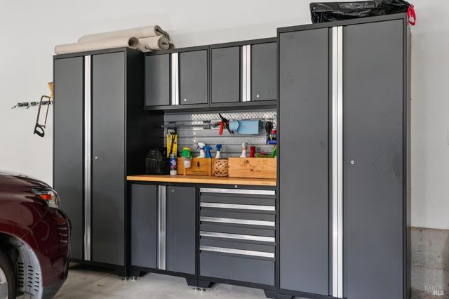 4990 Lakepointe Cir, Santa Rosa, CA 95403