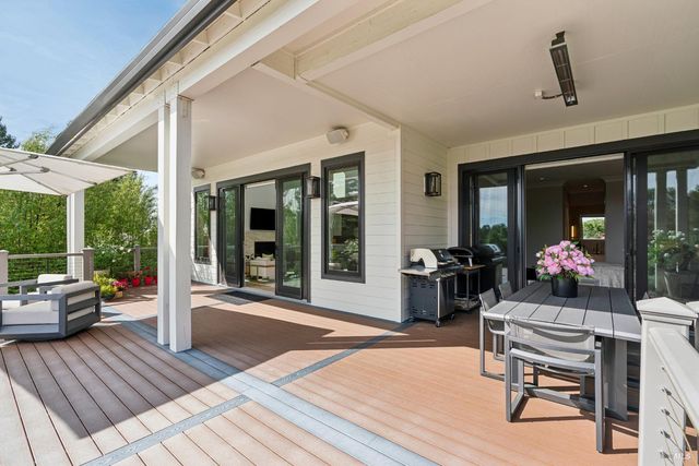 4990 Lakepointe Cir, Santa Rosa, CA 95403