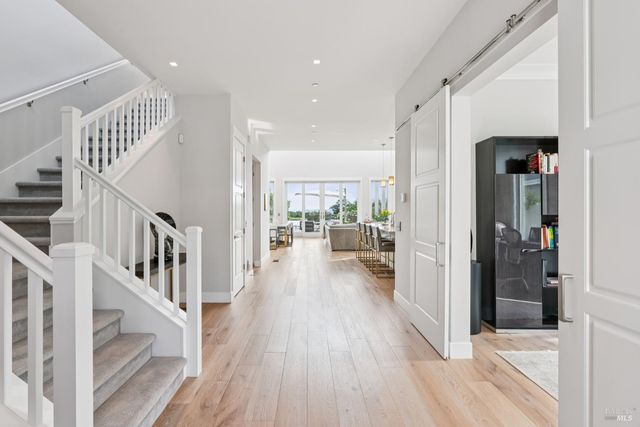 4990 Lakepointe Cir, Santa Rosa, CA 95403