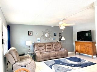 106 Hastings G, West Palm Beach, FL 33417