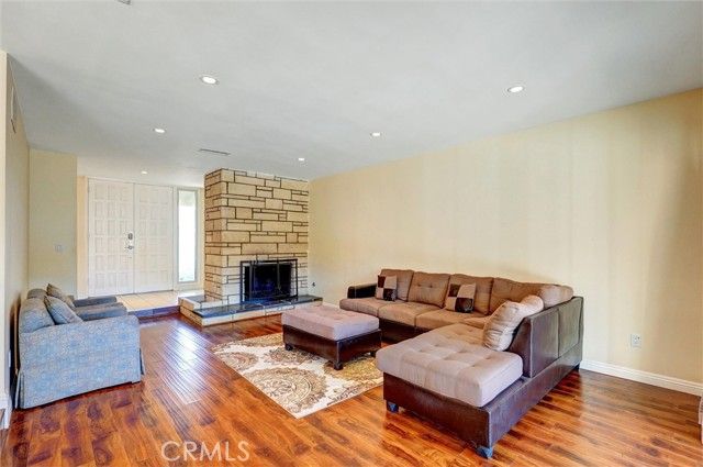 10401 Hanna, Chatsworth (los Angeles), CA 91311