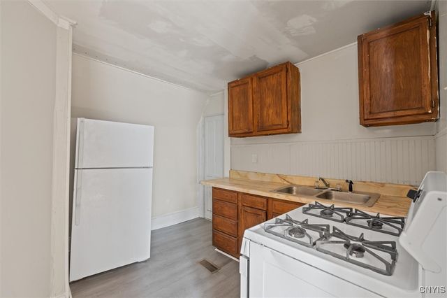 1216 Bellevue Avenue, Syracuse, NY 13204