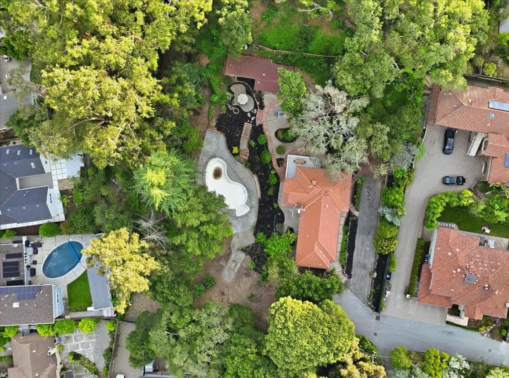 Image 104 of property listing at 6 Spring Valley Lane, Millbrae, CA 94030