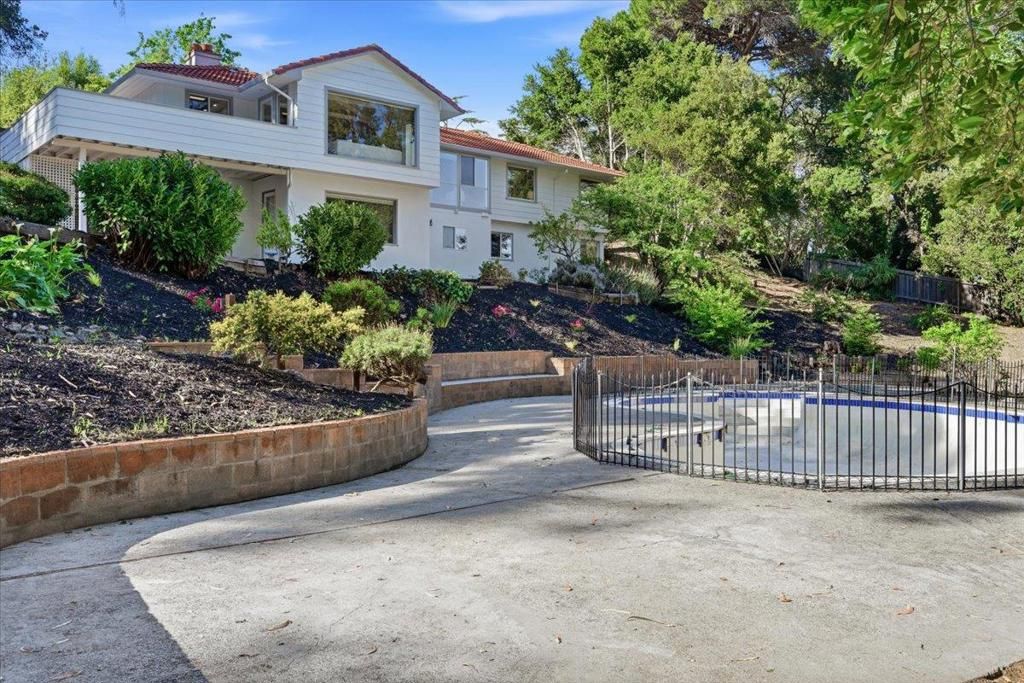 Image 107 of property listing at 6 Spring Valley Lane, Millbrae, CA 94030