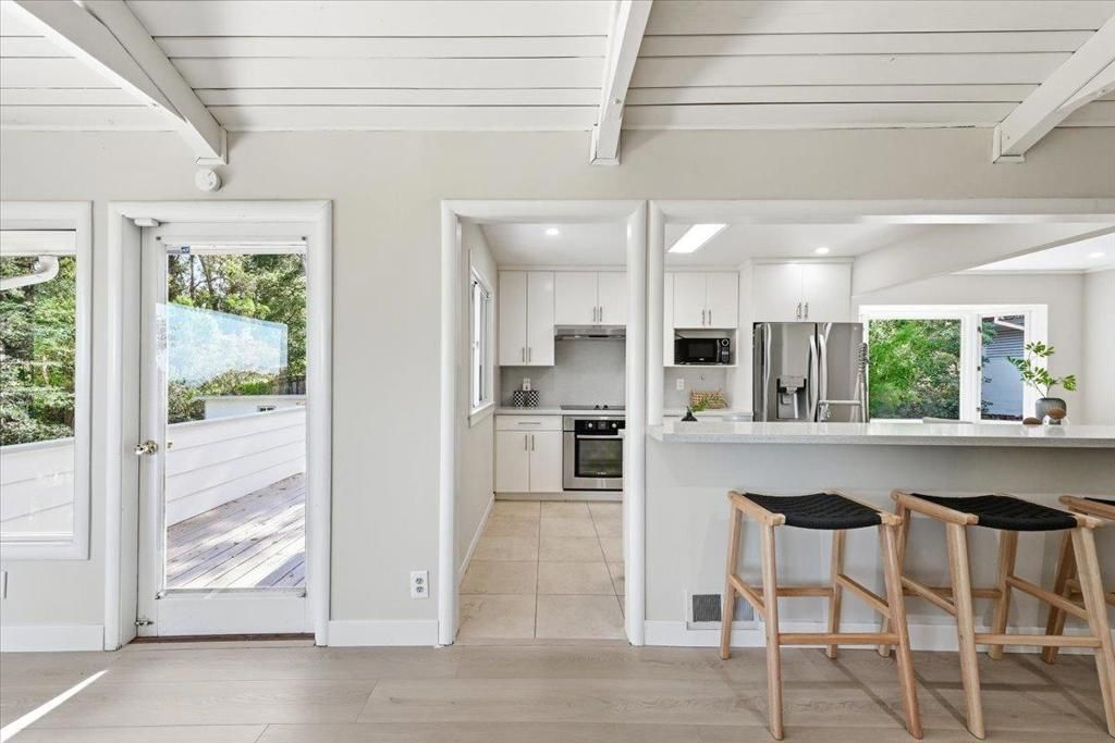 Image 13 of property listing at 6 Spring Valley Lane, Millbrae, CA 94030