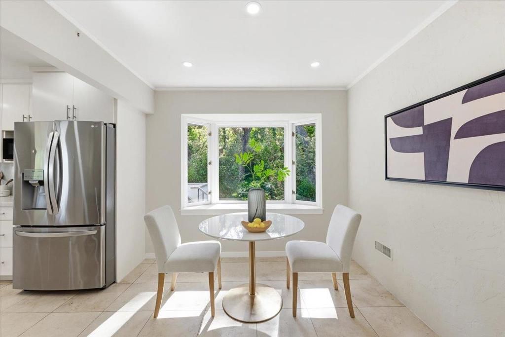 Image 21 of property listing at 6 Spring Valley Lane, Millbrae, CA 94030