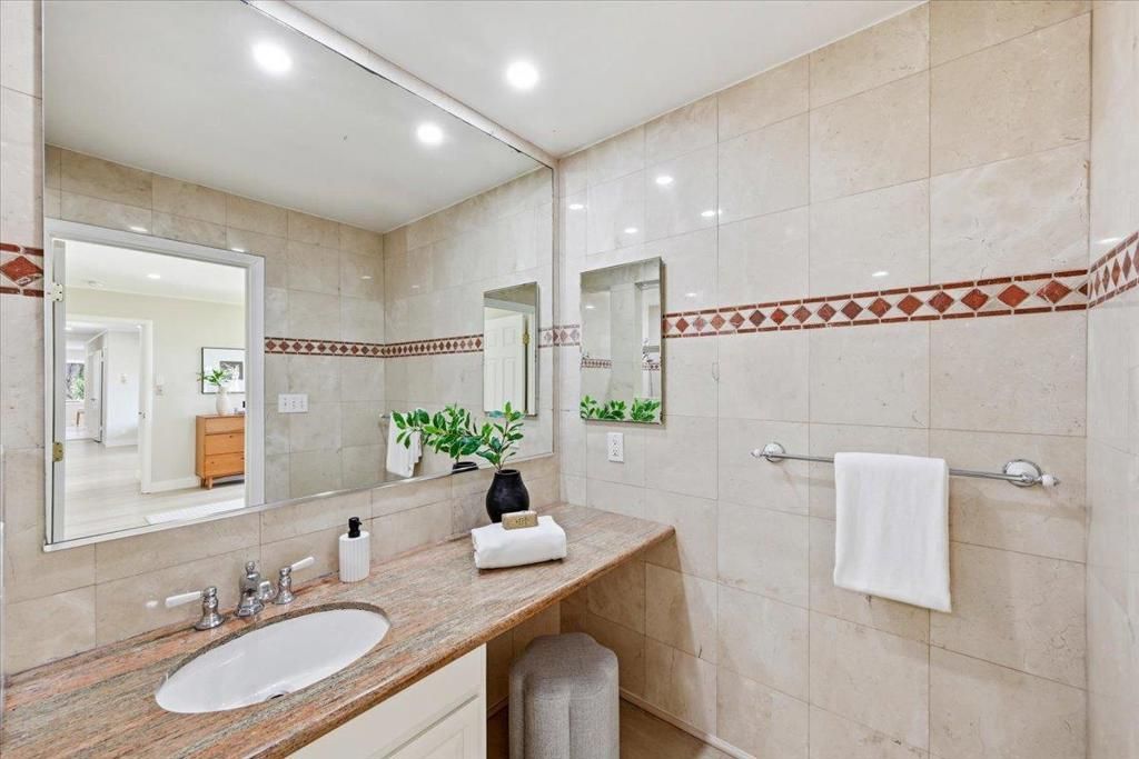 Image 41 of property listing at 6 Spring Valley Lane, Millbrae, CA 94030