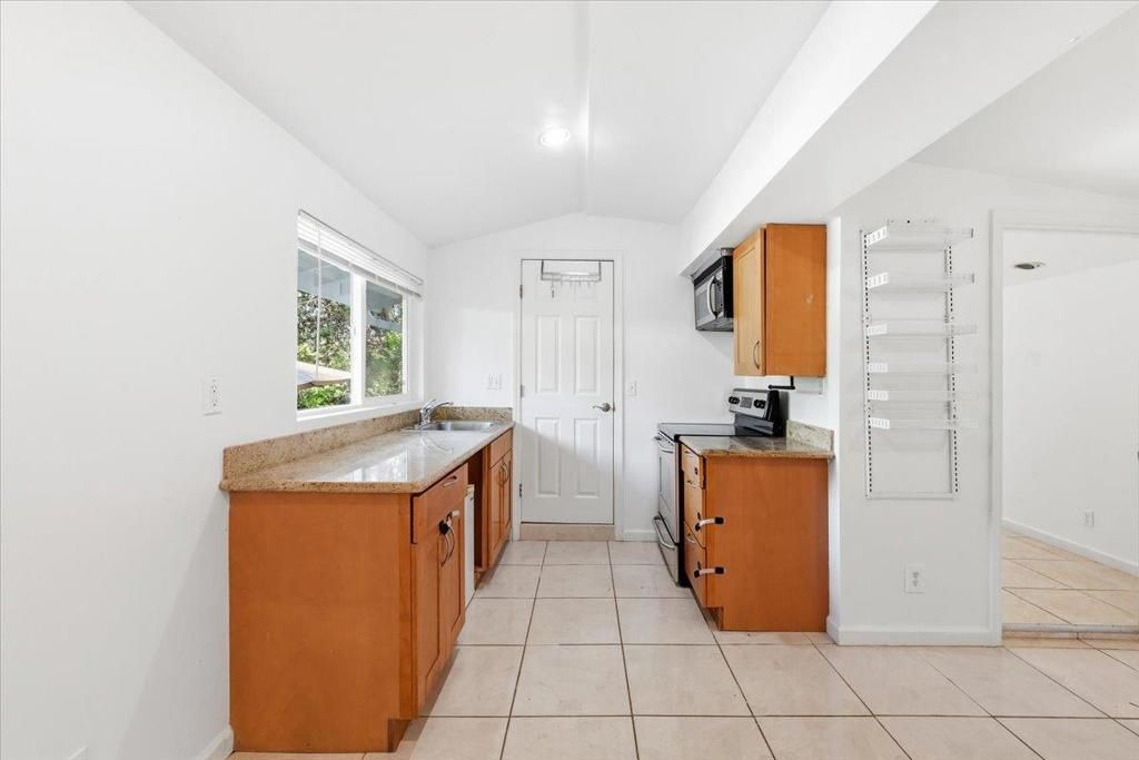 Image 78 of property listing at 6 Spring Valley Lane, Millbrae, CA 94030