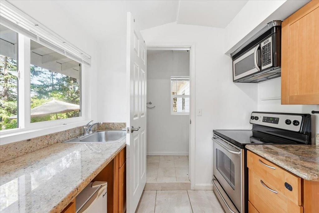 Image 79 of property listing at 6 Spring Valley Lane, Millbrae, CA 94030