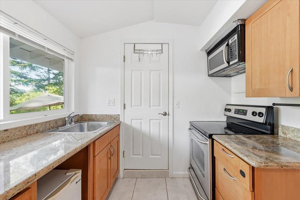 Image 80 of property listing at 6 Spring Valley Lane, Millbrae, CA 94030