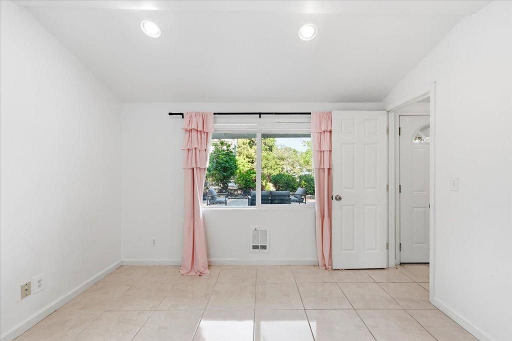 Image 82 of property listing at 6 Spring Valley Lane, Millbrae, CA 94030