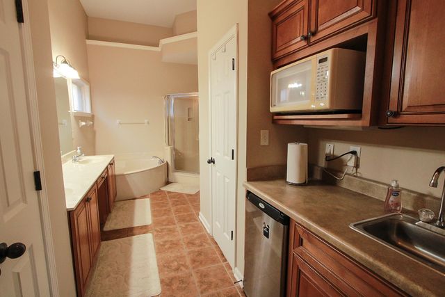 1818 N HOUSTON LEVEE RD, Cordova, TN 38016