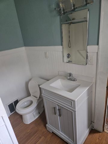1817 Maplewood Avenue, Lansing, MI 48910