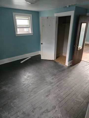 1817 Maplewood Avenue, Lansing, MI 48910