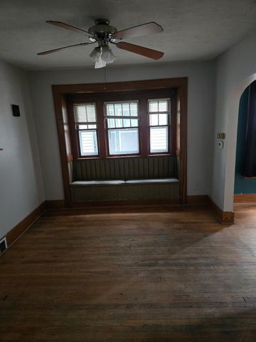1817 Maplewood Avenue, Lansing, MI 48910