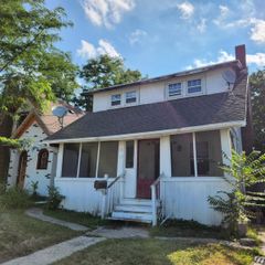 1817 Maplewood Avenue, Lansing, MI 48910