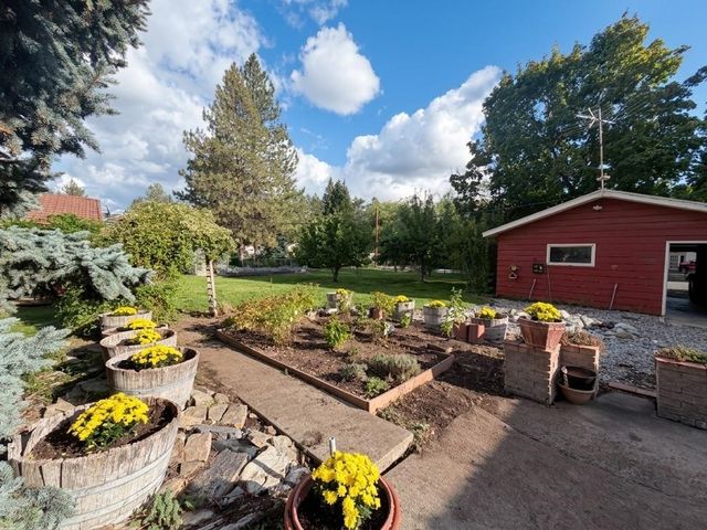 2717 S Raymond Rd, Spokane, WA 99206