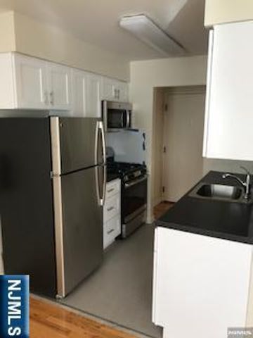 79 Washington Avenue 19, Dumont, NJ 07628