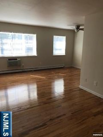 79 Washington Avenue 19, Dumont, NJ 07628