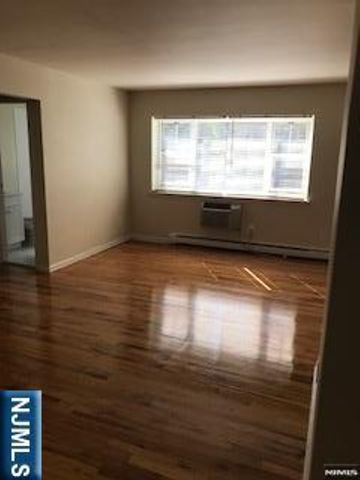 79 Washington Avenue 19, Dumont, NJ 07628