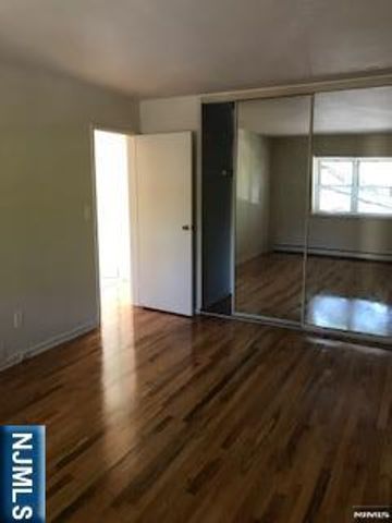 79 Washington Avenue 19, Dumont, NJ 07628