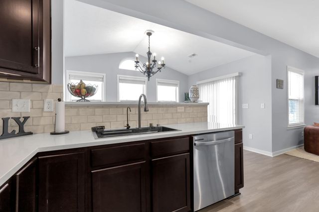39 Thoreau Drive, Ashville, OH 43103