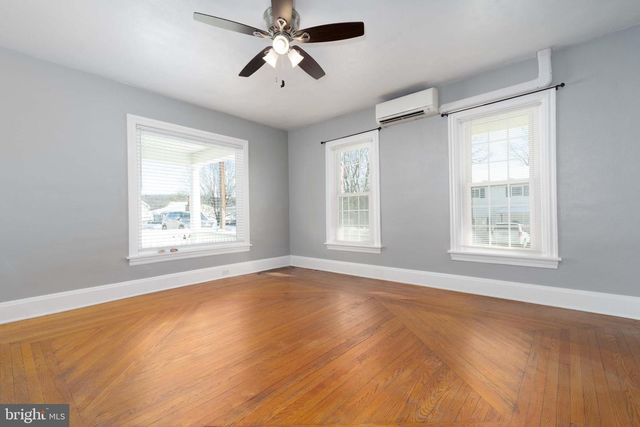 30 W MCCLURE ST, New Bloomfield, PA 17068