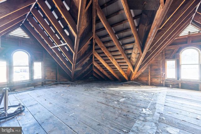 30 W MCCLURE ST, New Bloomfield, PA 17068