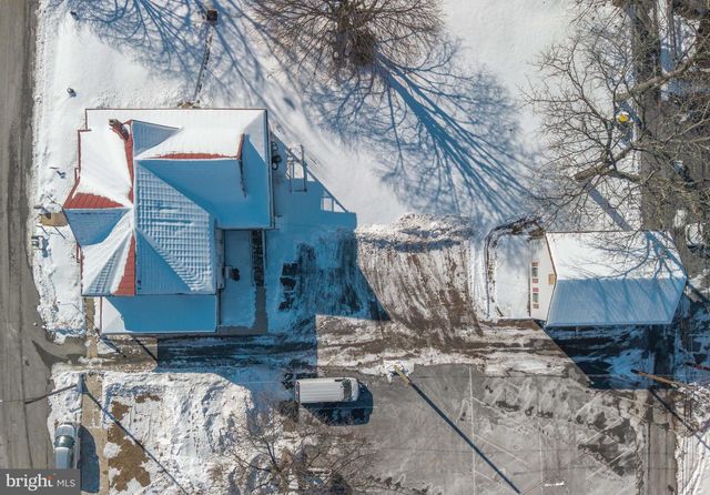 30 W MCCLURE ST, New Bloomfield, PA 17068