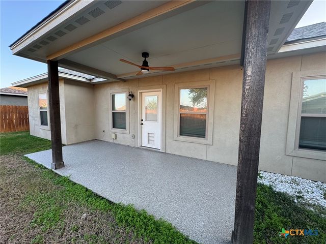 168 Navarro Crossing, Seguin, TX 78155