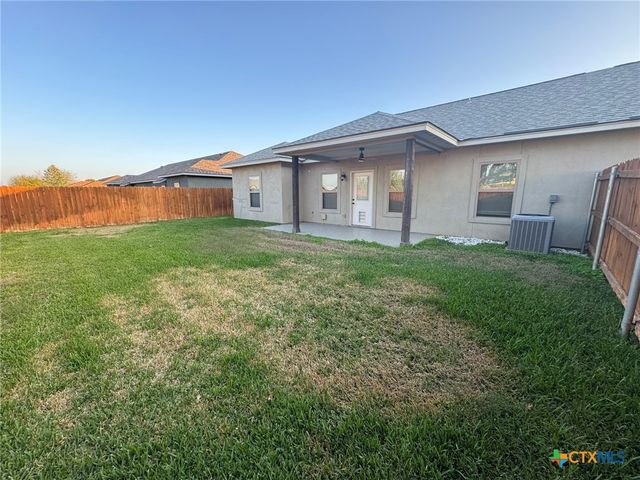 168 Navarro Crossing, Seguin, TX 78155