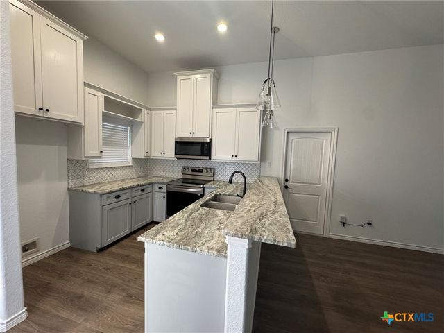 168 Navarro Crossing, Seguin, TX 78155