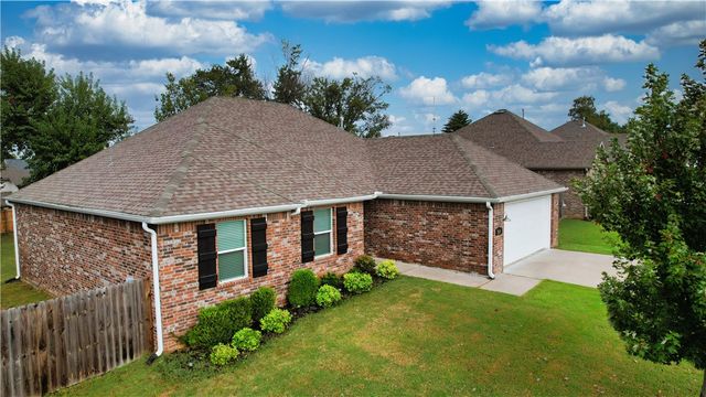 1604 11th Place, Rogers, AR 72756