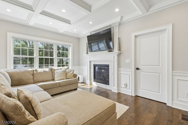 97 Commonwealth Ave, New Providence Boro, NJ 07974