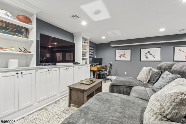 97 Commonwealth Ave, New Providence Boro, NJ 07974