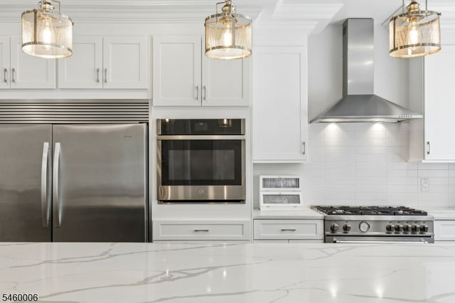97 Commonwealth Ave, New Providence Boro, NJ 07974