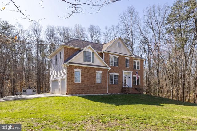 15 WINNING COLORS RD, Stafford, VA 22556