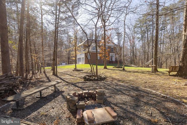 15 WINNING COLORS RD, Stafford, VA 22556