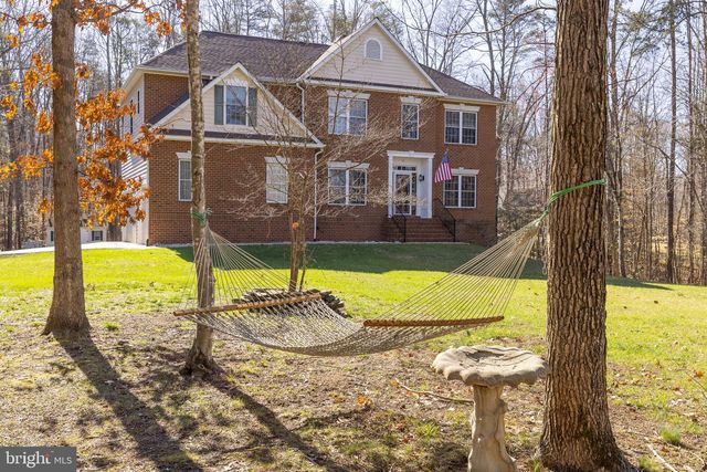 15 WINNING COLORS RD, Stafford, VA 22556